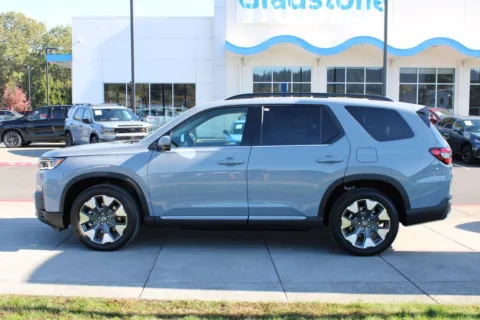 Photos of 2026 Honda Pilot Elite for sale in Gladstone, OR at Honda of Gladstone