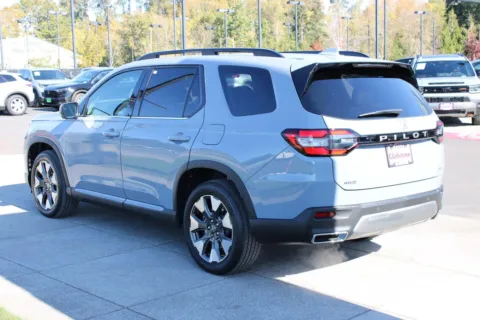 Another view of 2026 Honda Pilot Elite for sale in Gladstone, OR at Honda of Gladstone