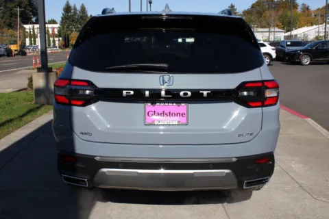 More photos of 2026 Honda Pilot Elite at Honda of Gladstone, OR