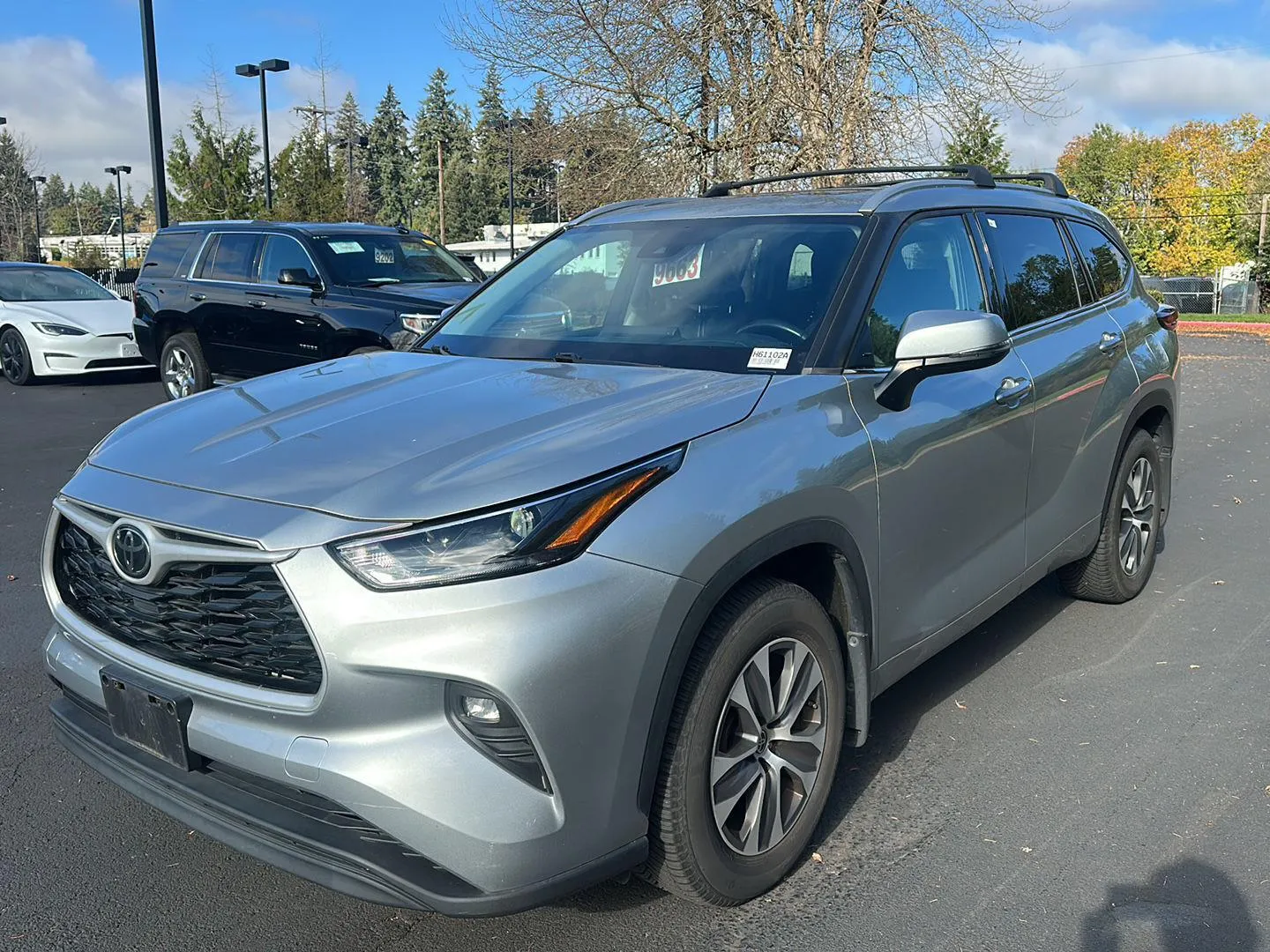 Silver 2022 Toyota Highlander XLE for sale in Gladstone, OR