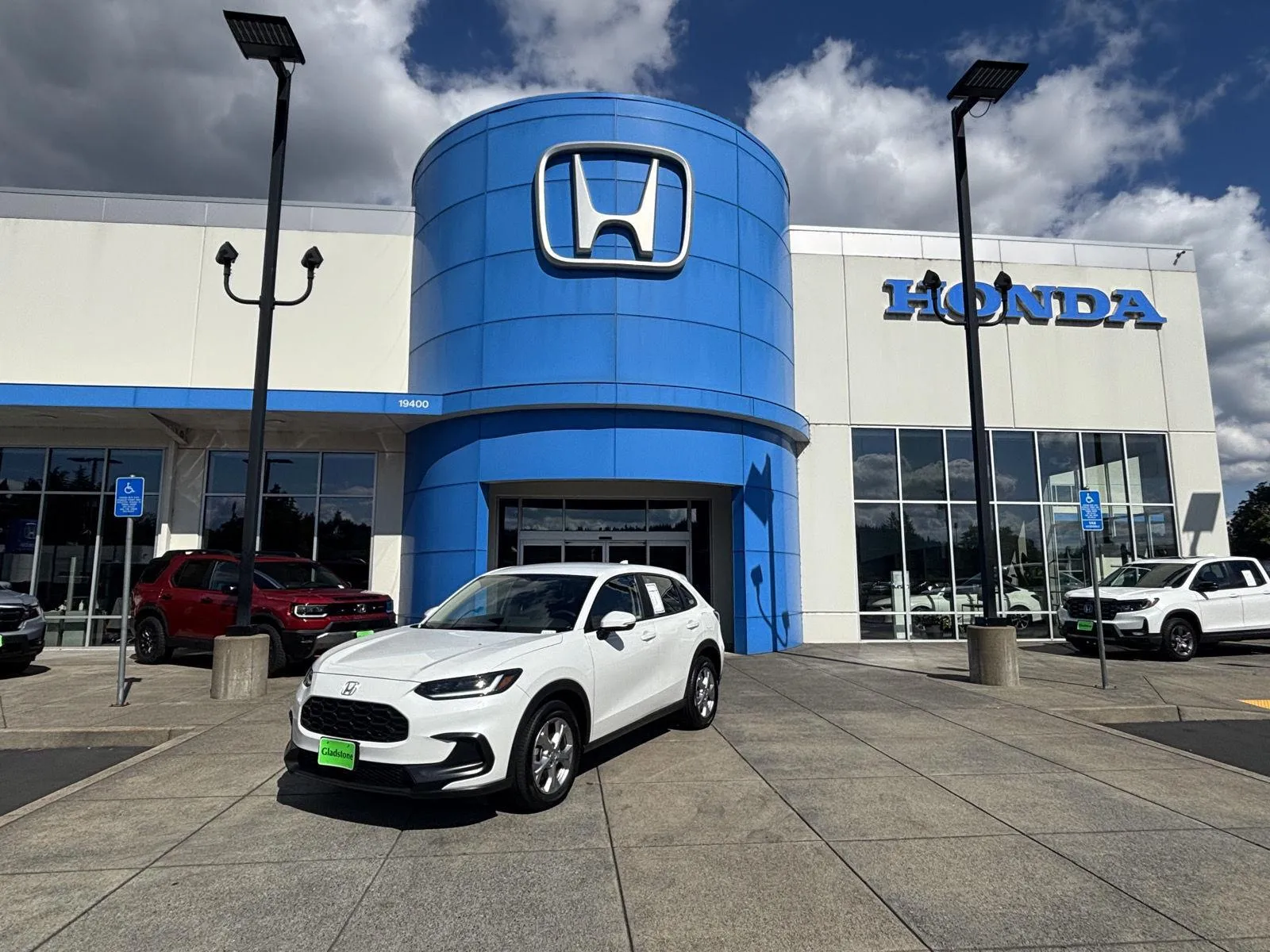 White 2025 Honda HR-V LX for sale in Gladstone, OR