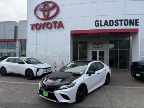Black 2018 Toyota Camry XSE V6 for sale in Gladstone, OR
