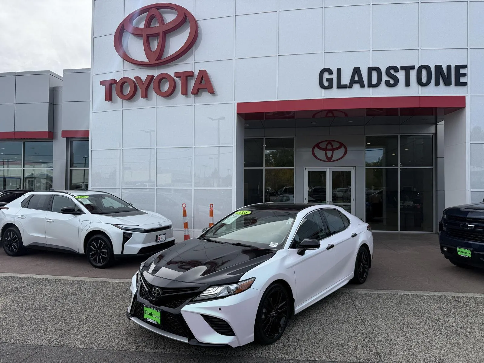 Black 2018 Toyota Camry XSE V6 for sale in Gladstone, OR