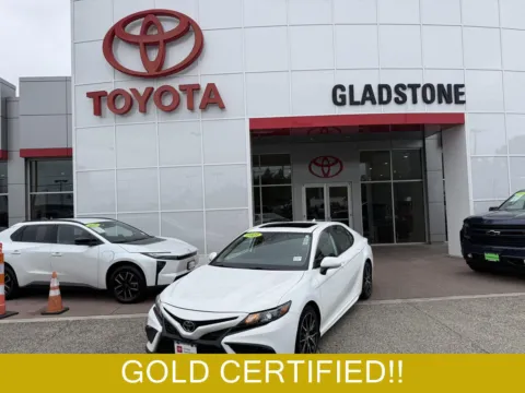 White 2021 Toyota Camry SE for sale in Gladstone, OR