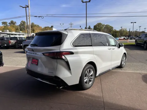 More photos of 2026 Toyota Sienna Limited at Toyota of Gladstone, OR