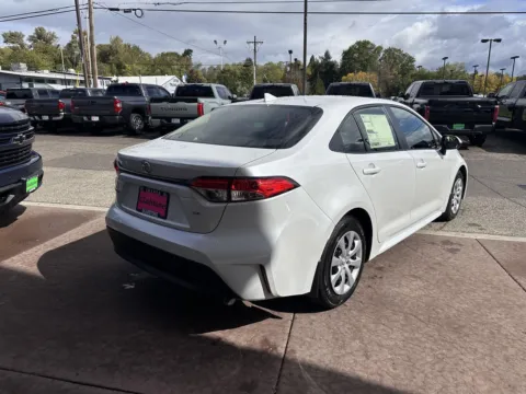 More photos of 2027 Toyota Corolla LE at Toyota of Gladstone, OR