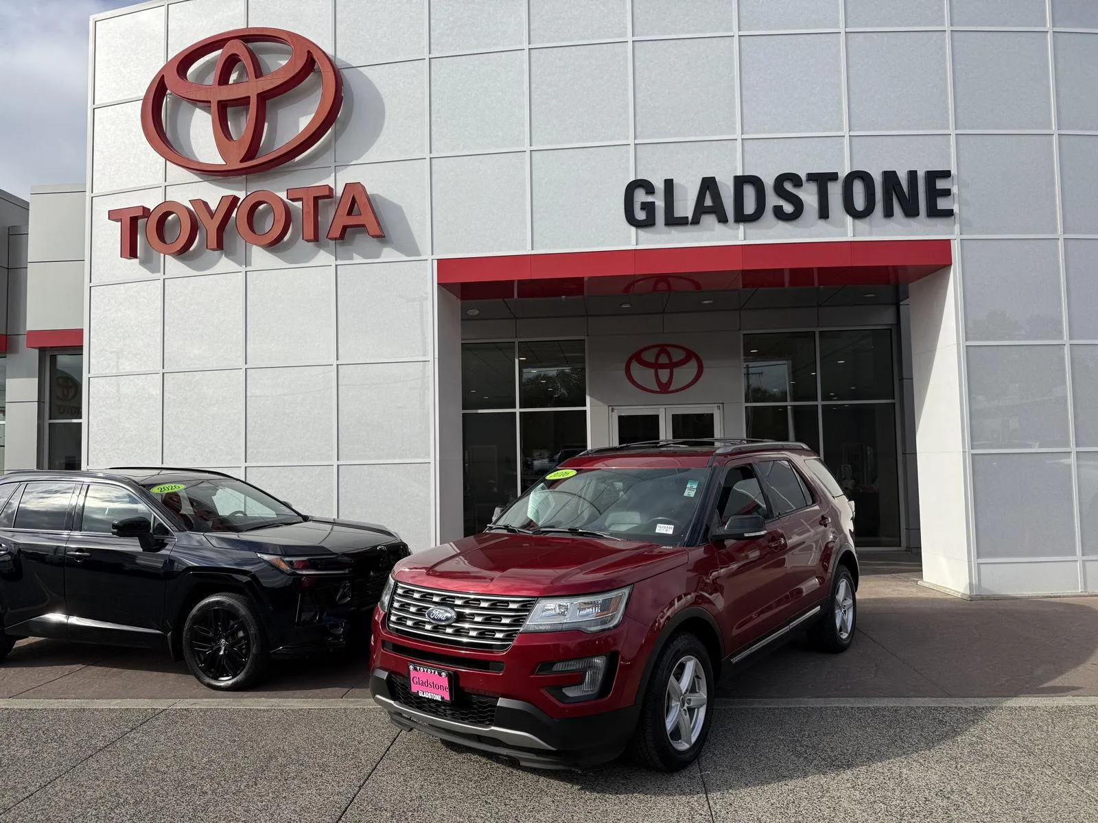 Red 2016 Ford Explorer XLT for sale in Gladstone, OR
