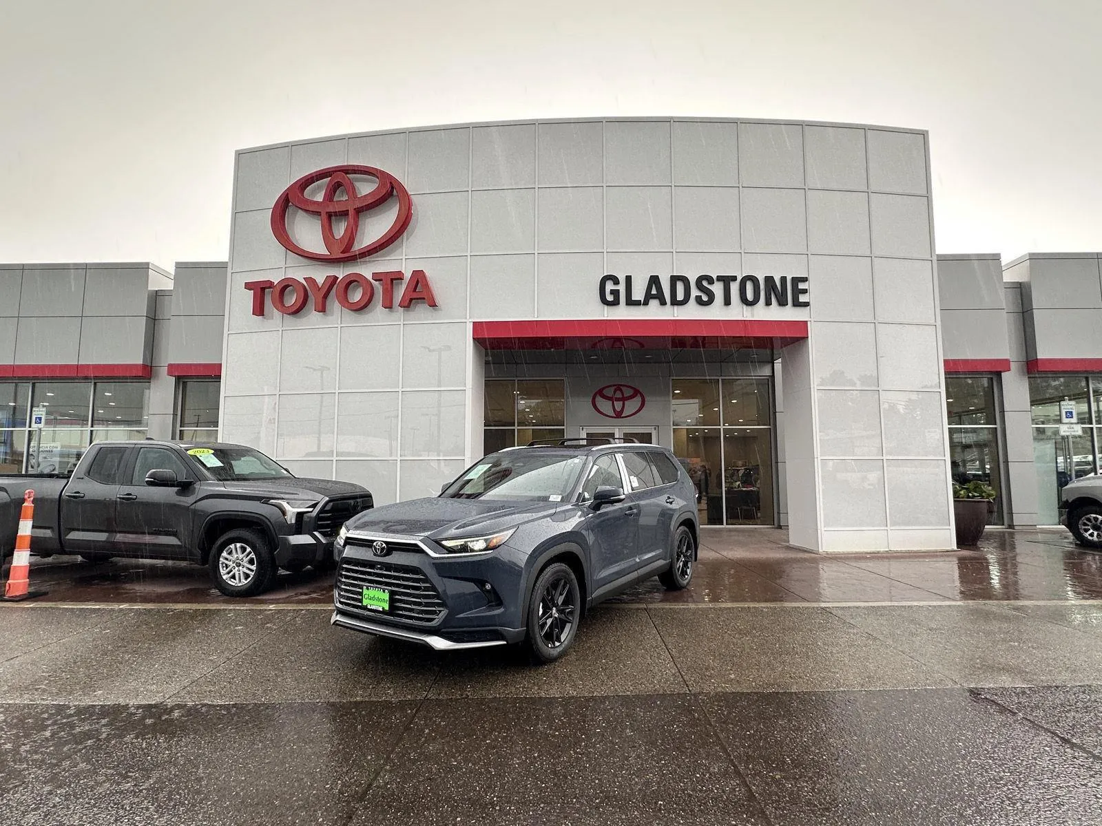 Blue 2026 Toyota Grand Highlander Hybrid MAX Platinum for sale in Gladstone, OR