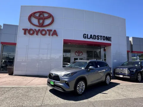 Gray 2026 Toyota Highlander Platinum for sale in Gladstone, OR