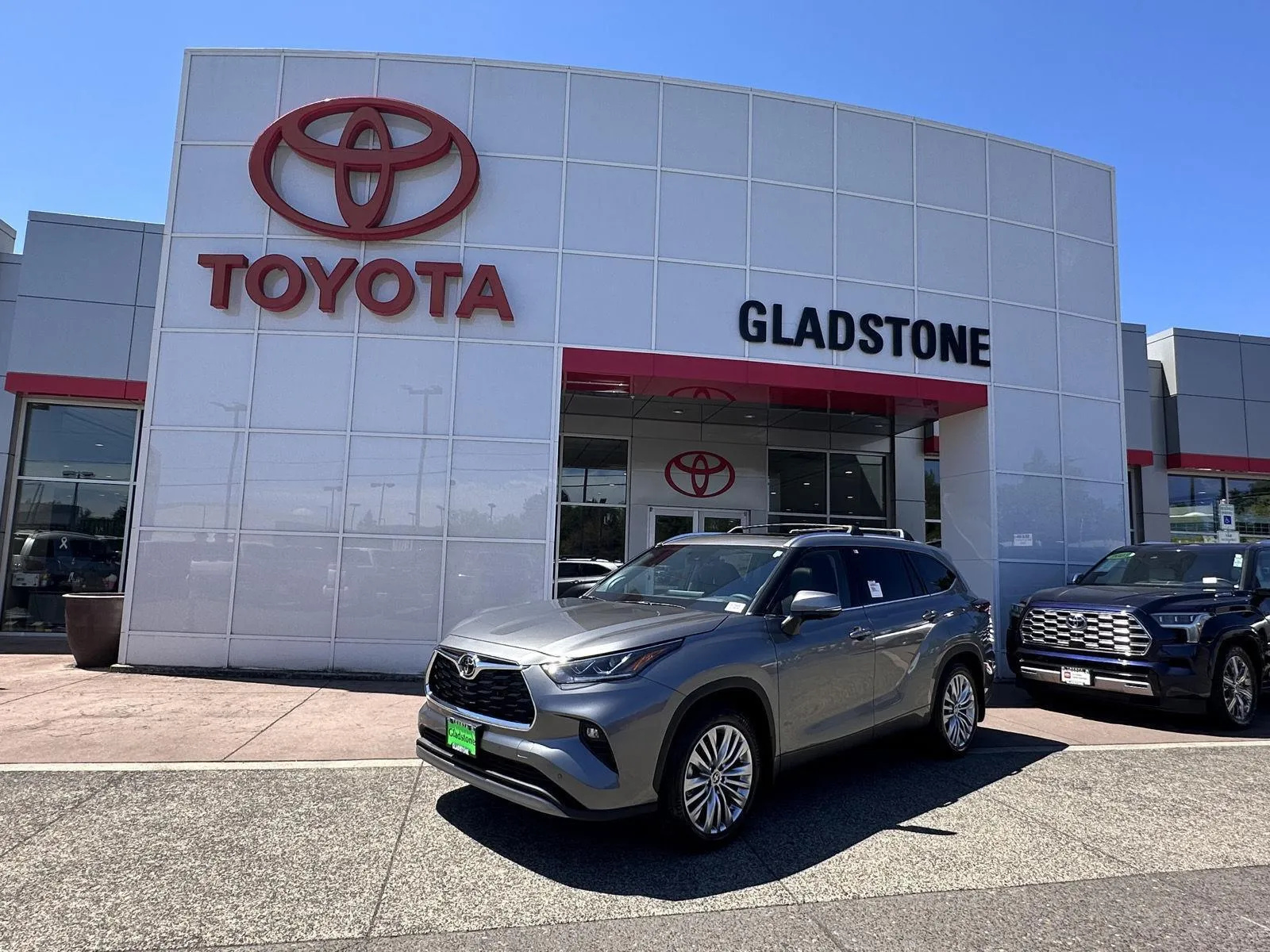 Gray 2026 Toyota Highlander Platinum for sale in Gladstone, OR