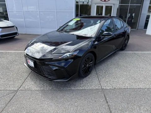 More photos of 2025 Toyota Camry SE at Toyota of Gladstone, OR