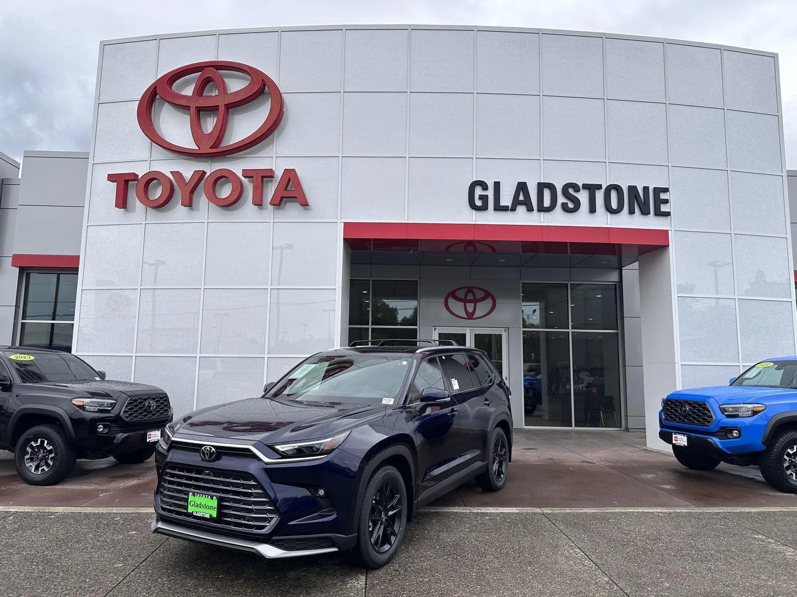 Blue 2026 Toyota Grand Highlander Hybrid MAX Platinum for sale in Gladstone, OR