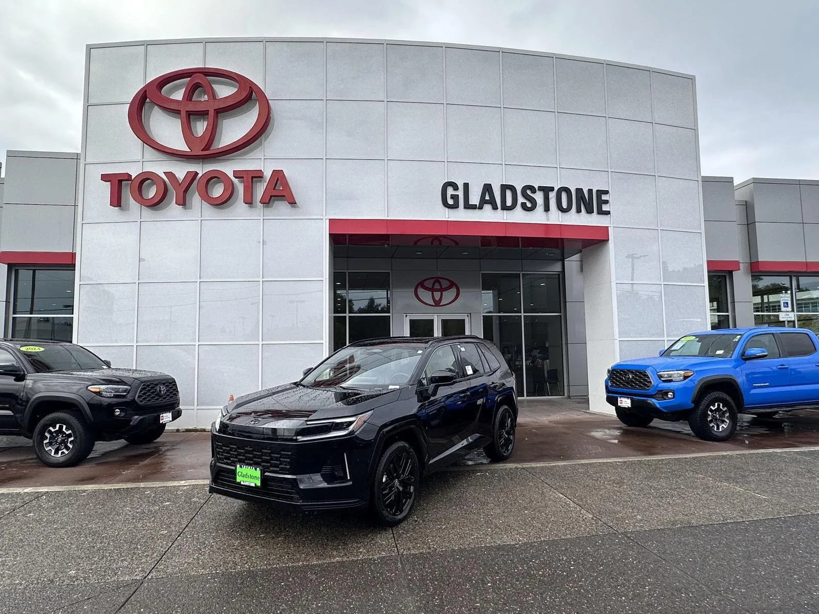 Black 2026 Toyota RAV4 XSE for sale in Gladstone, OR