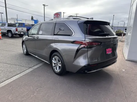 Another view of 2026 Toyota Sienna Limited for sale in Gladstone, OR at Toyota of Gladstone