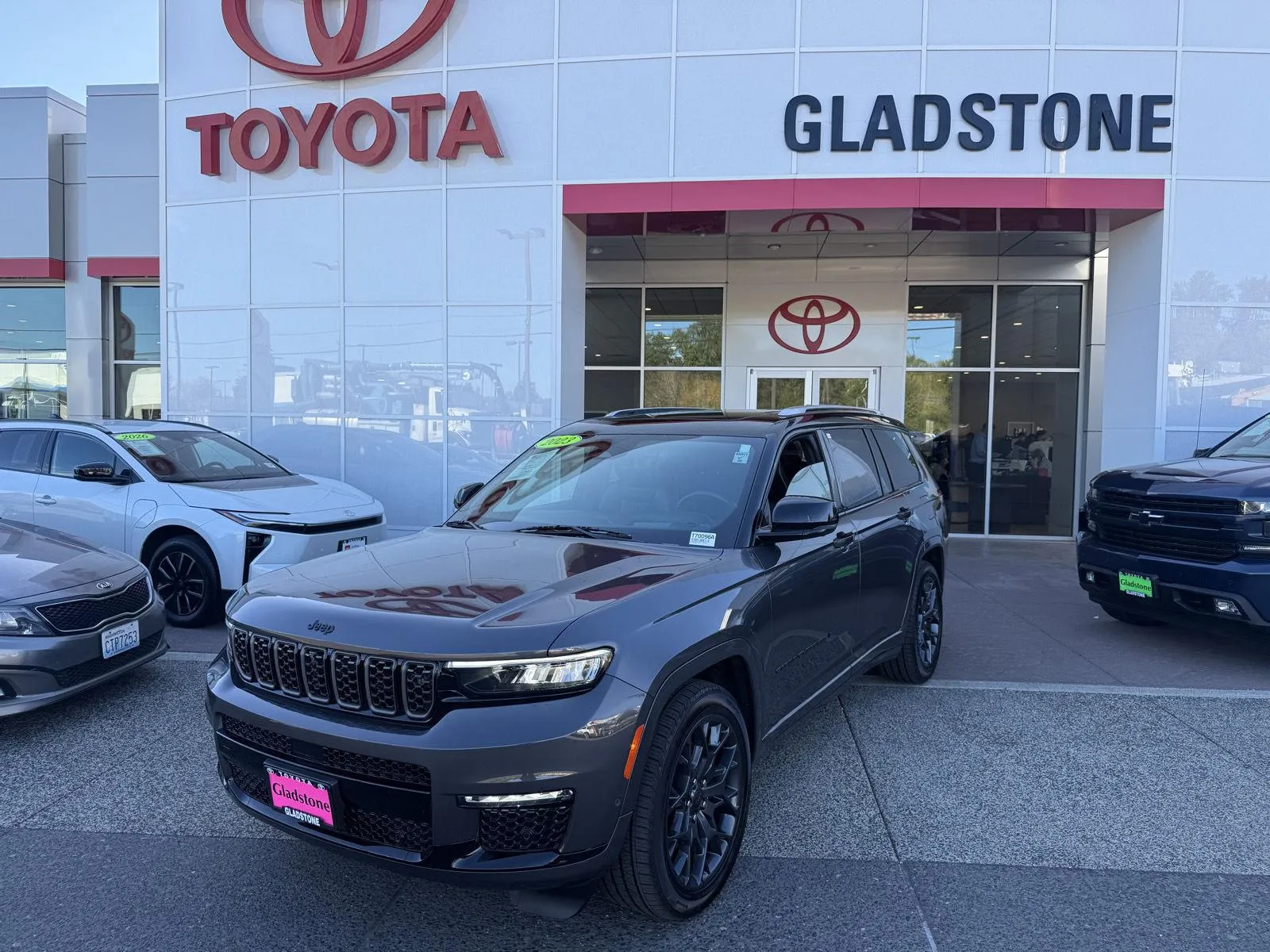 Gray 2023 Jeep Grand Cherokee L Summit Reserve for sale in Gladstone, OR