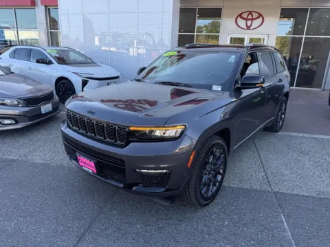 Photos of 2023 Jeep Grand Cherokee L Summit Reserve for sale in Gladstone, OR at Toyota of Gladstone