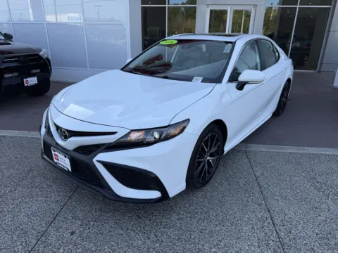 More photos of 2024 Toyota Camry SE at Toyota of Gladstone, OR