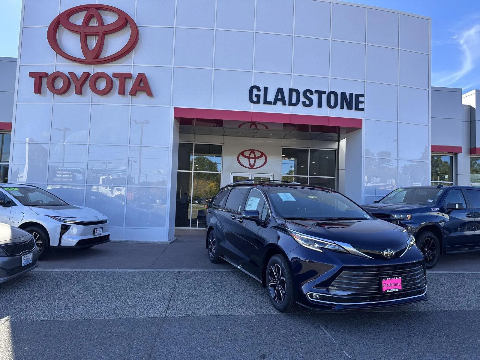 Blue 2026 Toyota Sienna Platinum for sale in Gladstone, OR