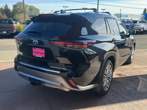 Another view of 2026 Toyota Highlander Platinum for sale in Gladstone, OR at Toyota of Gladstone