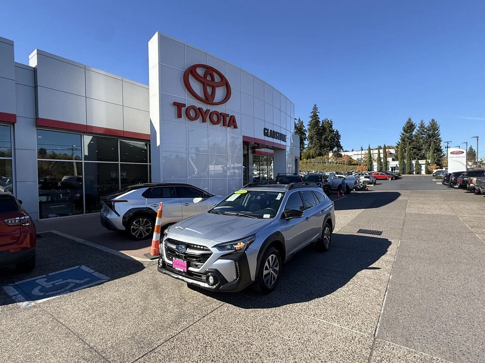 Silver 2024 Subaru Outback Premium for sale in Gladstone, OR