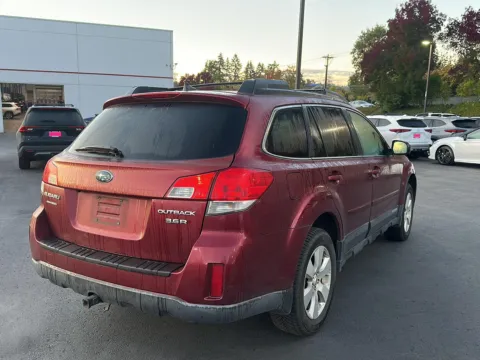 More photos of 2012 Subaru Outback 3.6R Limited at Toyota of Gladstone, OR