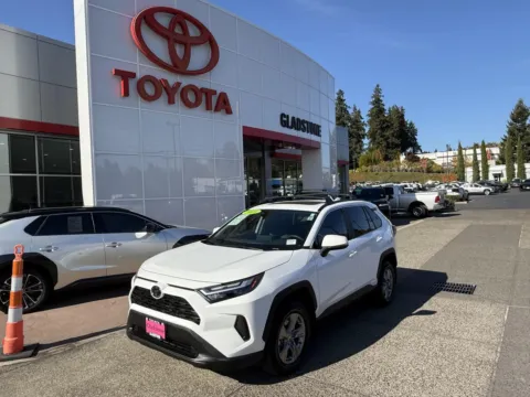 White 2025 Toyota RAV4 Hybrid XLE for sale in Gladstone, OR