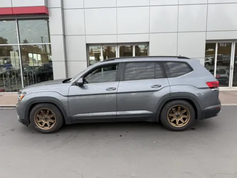 Photos of 2022 Volkswagen Atlas 2.0T SE for sale in Gladstone, OR at Toyota of Gladstone