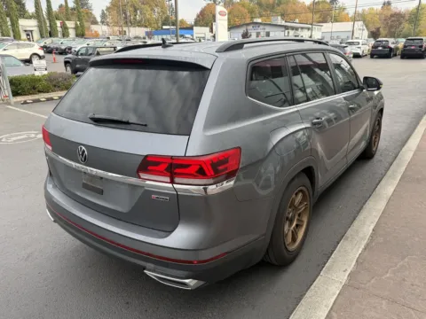 More photos of 2022 Volkswagen Atlas 2.0T SE at Toyota of Gladstone, OR