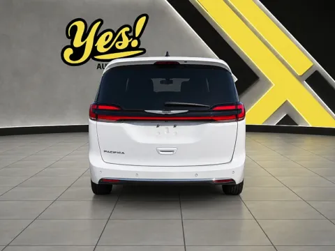 Another view of 2025 Chrysler Pacifica Select FWD for sale in Fort Wayne, IN at Yes Automotive Sales