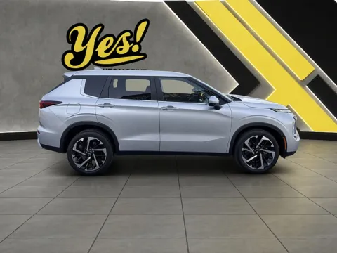 More photos of 2024 Mitsubishi Outlander SE FWD at Yes Automotive Sales, IN