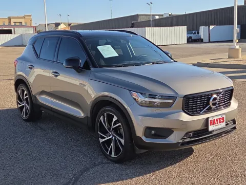 More photos of 2022 Volvo XC40 R-Design at Hayes Motor Company, TX