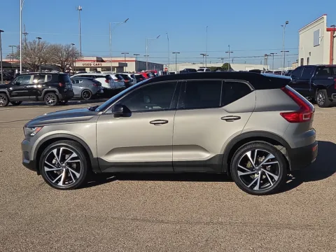 Photos of 2022 Volvo XC40 R-Design for sale in Lubbock, TX at Hayes Motor Company
