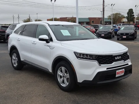 More photos of 2023 Kia Sorento LX at Hayes Motor Company, TX