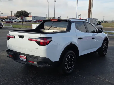 More photos of 2024 Hyundai Santa Cruz SEL at Hayes Motor Company, TX