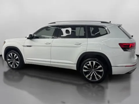 More photos of 2022 Volkswagen Atlas SEL Premium R-Line 4Motion Sport Utility 4D at DriveMax (Auto Center Sales and Service), MA