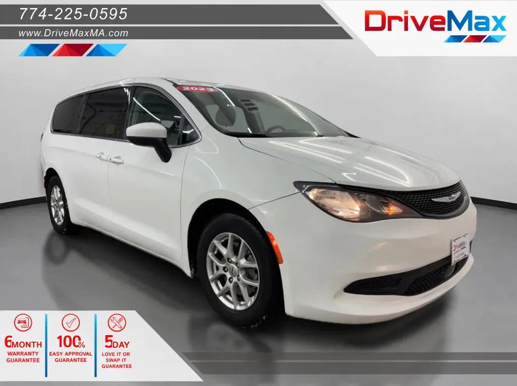 2023 Chrysler Voyager's photo