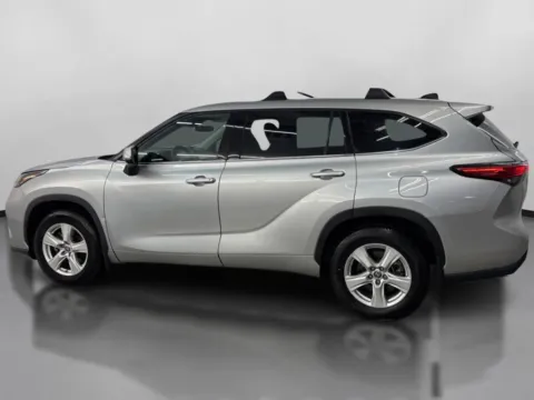 More photos of 2022 Toyota Highlander L Sport Utility 4D at DriveMax (Auto Center Sales and Service), MA