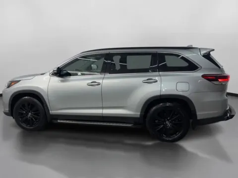 More photos of 2019 Toyota Highlander SE Sport Utility 4D at DriveMax (Auto Center Sales and Service), MA