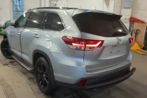 Photos of 2019 Toyota Highlander SE Sport Utility 4D for sale in West Bridgewater, MA at DriveMax (Auto Center Sales and Service)