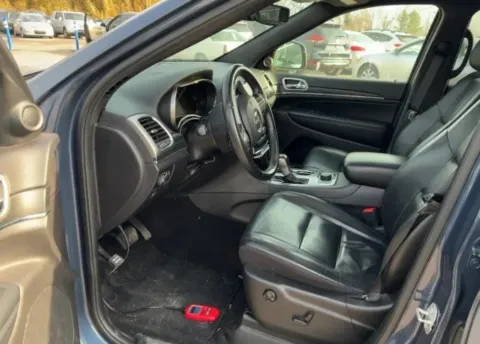 Another view of 2020 Jeep Grand Cherokee Limited Sport Utility 4D for sale in West Bridgewater, MA at DriveMax (Auto Center Sales and Service)