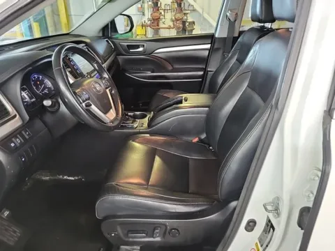 Photos of 2017 Toyota Highlander XLE Sport Utility 4D for sale in West Bridgewater, MA at DriveMax (Auto Center Sales and Service)