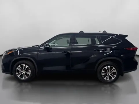 More photos of 2022 Toyota Highlander XLE Sport Utility 4D at DriveMax (Auto Center Sales and Service), MA