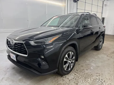 More photos of 2022 Toyota Highlander XLE Sport Utility 4D at DriveMax (Auto Center Sales and Service), MA