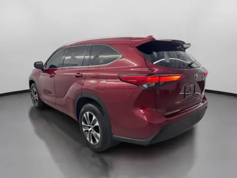 More photos of 2021 Toyota Highlander XLE Sport Utility 4D at DriveMax (Auto Center Sales and Service), MA