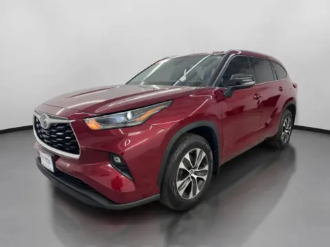 More photos of 2021 Toyota Highlander XLE Sport Utility 4D at DriveMax (Auto Center Sales and Service), MA