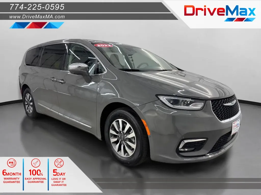 2022 Chrysler Pacifica Hybrid Limited Van 4D for sale in West Bridgewater, MA