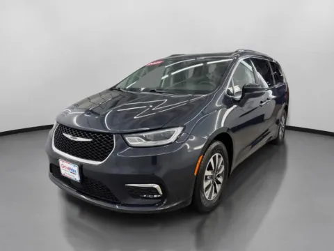 More photos of 2021 Chrysler Pacifica Touring L Minivan 4D at DriveMax (Auto Center Sales and Service), MA