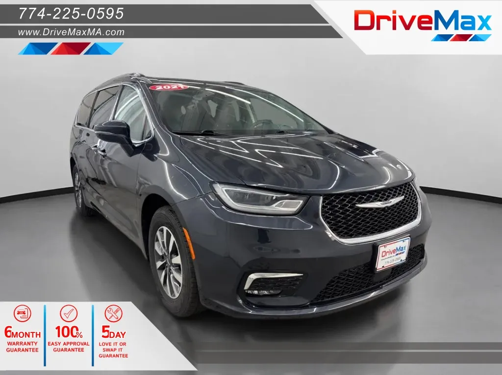 2021 Chrysler Pacifica Touring L's photo