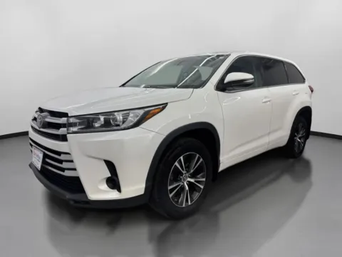 More photos of 2018 Toyota Highlander LE Sport Utility 4D at DriveMax (Auto Center Sales and Service), MA