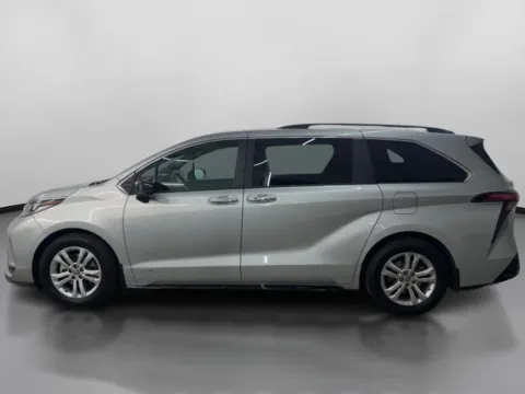 More photos of 2021 Toyota Sienna XSE Minivan 4D at DriveMax (Auto Center Sales and Service), MA